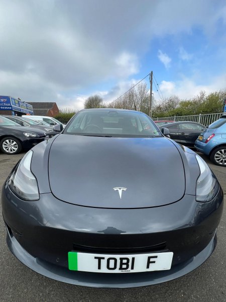 TESLA MODEL 3